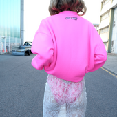 SAKSPOTTS LART FUCHSIA GRAPHIC CREWNECK