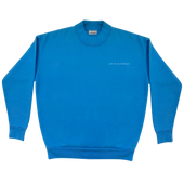 SEATING IN A BLUE DESIGN CREWNECK